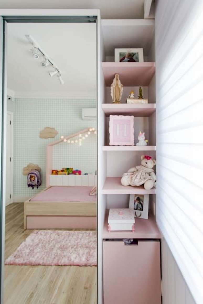 48. Prateleira com enfeites para quarto de menina – Por: Homify