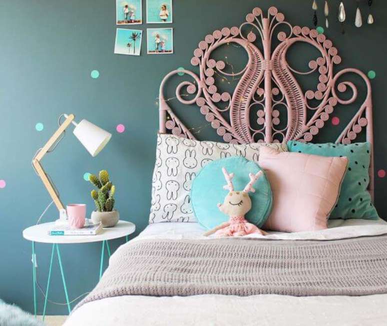 9. Enfeites para quarto feminino com abajur e cactos – Por: Decor Facil