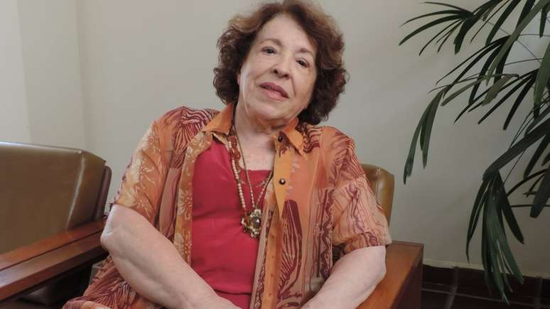 "Eu poderia j&aacute; ter sido embaixadora nesta minha fase da vida. Agora vejo meus colegas de diplomacia, todo mundo bem, e eu aqui na mis&eacute;ria", diz