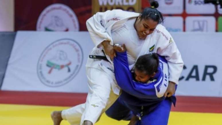 Maria Suelen Altheman durante a luta em que conquistou bronze no Grand Slam de Abu Dabi