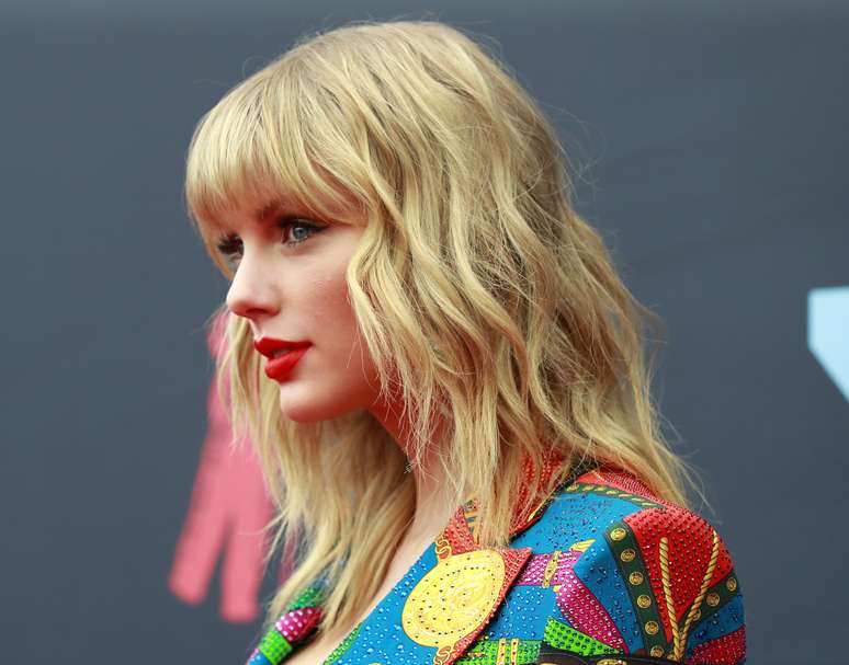 Taylor Swift no MTV Music Awards; cantora anunciou show extra em sua passagem pelo Brasil