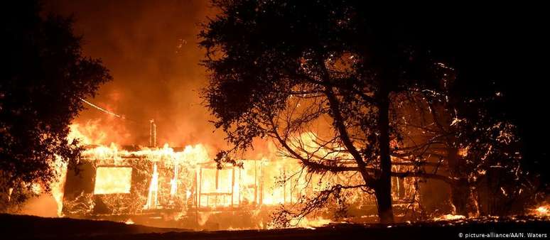 Fogo no Condado de Sonoma começou há quatro dias 