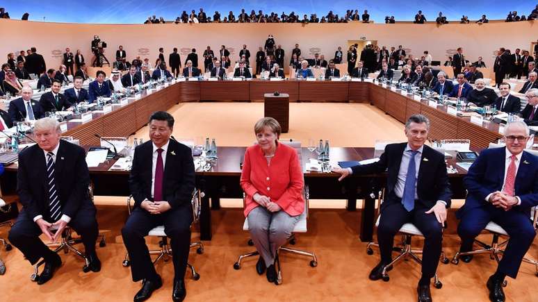 Macri com l&iacute;deres estrangeiros no G20; abertura da Argentina ao mundo aconteceu em momento desfavor&aacute;vel no contexto internacional