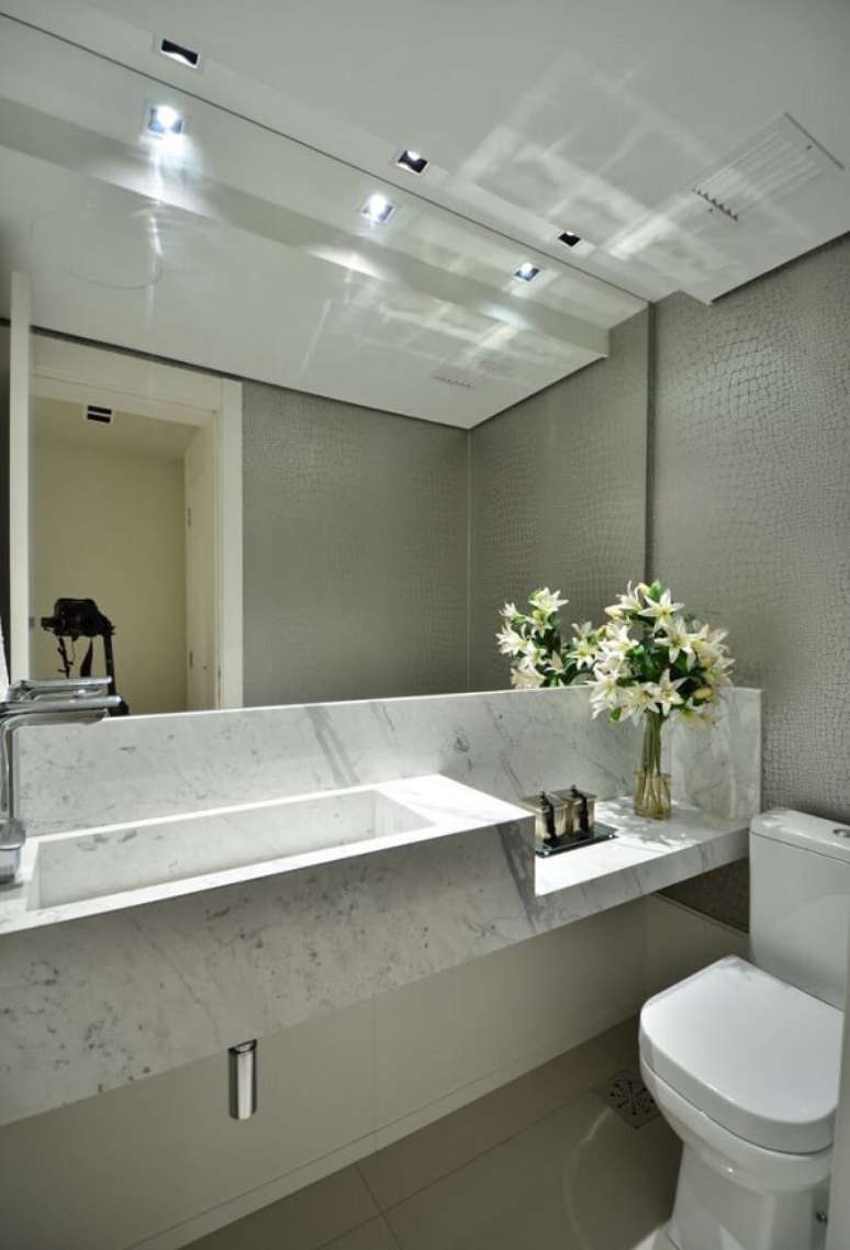 14. Spot de luz para ilumina&ccedil;&atilde;o da bancada do banheiro. Fonte: Archtrends Portobello