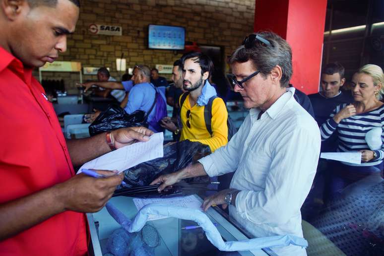 Lojas vendem em d&oacute;lar em Havana, Cuba 28/10/2019 REUTERS/Alexandre Meneghini