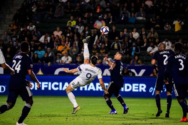 Ibrahimovic vai ficar sem contrato em dezembro (Foto: Divulgação / LA Galaxy)