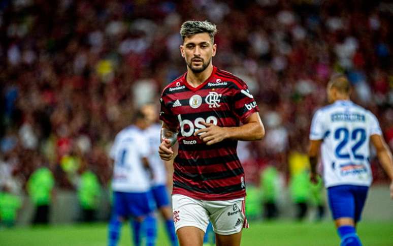 Com gol sobre o CSA, Arrascaeta se juntou aos artilheiros Bruno Henrique e Gabigol (Foto: Marcelo Cortes/CRF)