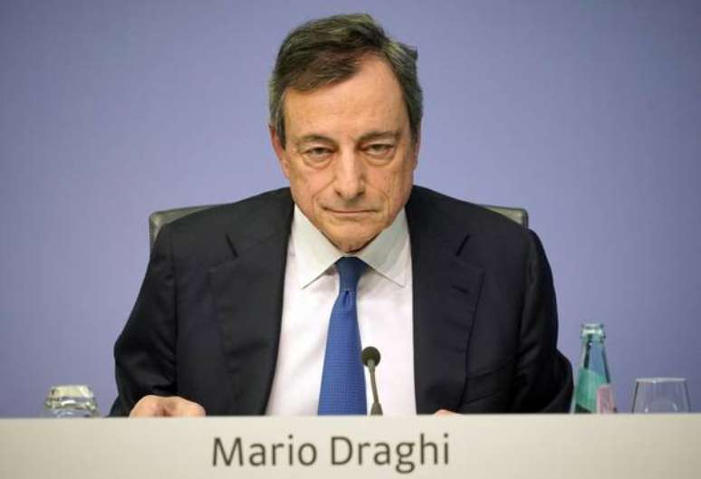 Mario Draghi impulsionou economias da zona do euro com pacote de estímulos trilionário