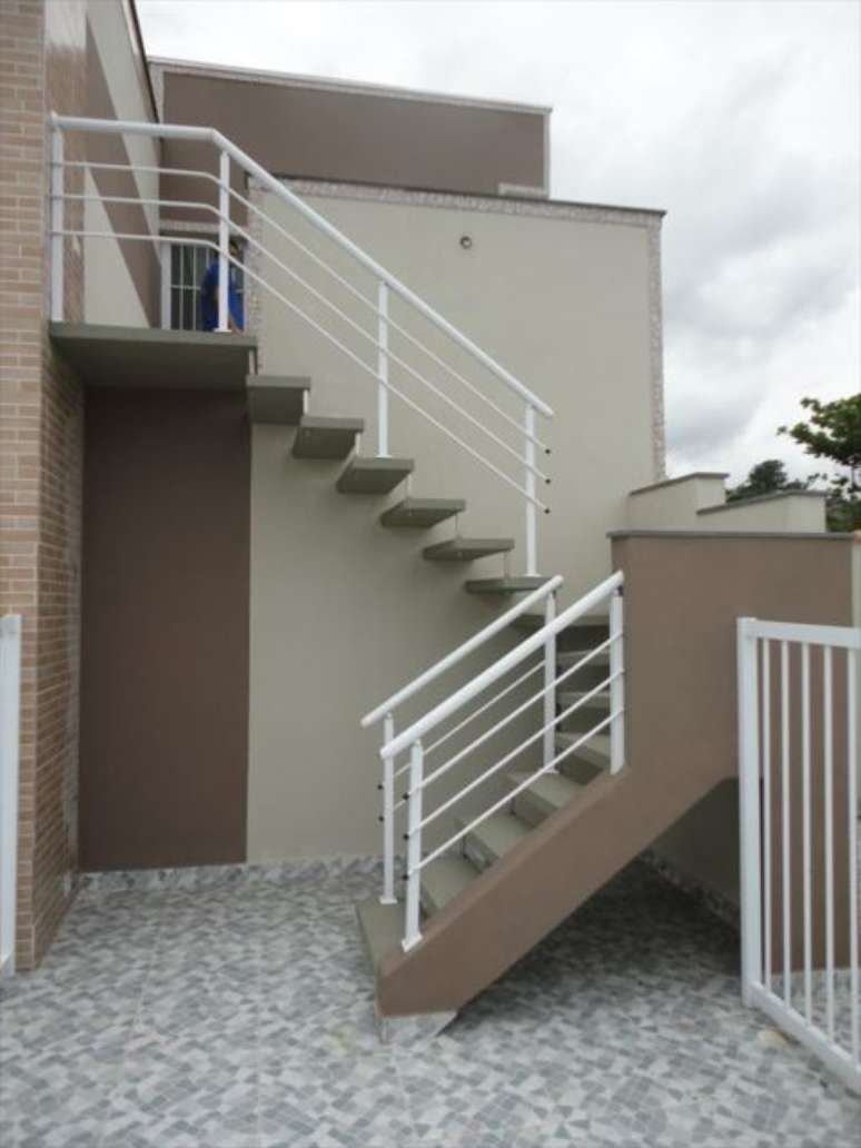 20. A escada externa pode ser delicada. Foto: Casa e Construção