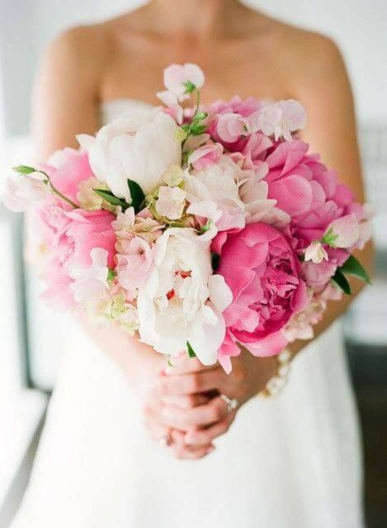 12. Flores para casamento com peônias – Por: Pinterest