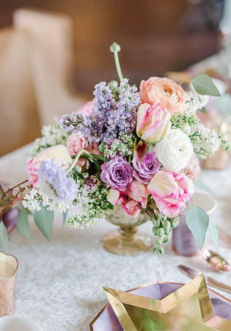 24. Flores para casamento no centro da mesa – Por: Decor Fácil