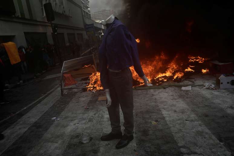 Ruas são incendiadas durante protestos no Chile
28/10/2019
REUTERS/Juan Gonzalez 
