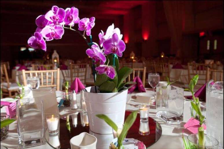 4. As flores para casamento orquídeas são lindas! – Por: Decoração de casamento