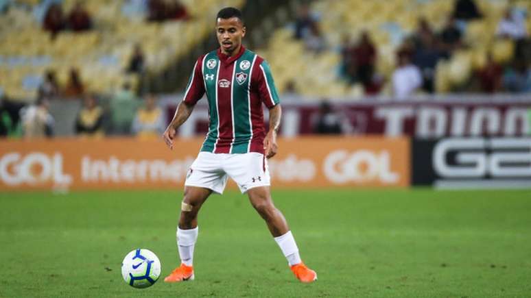 Allan foi vaiado por um grupo de torcedores no jogo contra a Chapecoense (Foto: Lucas Merçon/Fluminense)