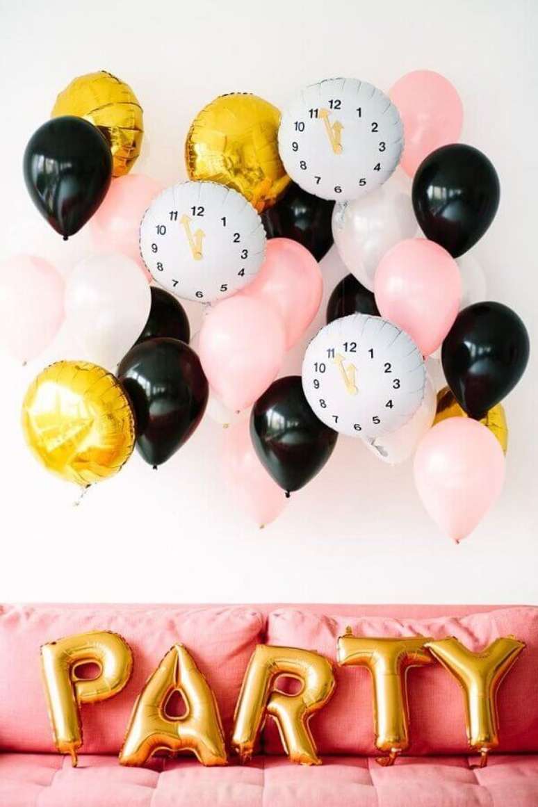 3. Invista na decoração de réveillon com balões para um ambiente bem personalizado – Foto: We Heart It