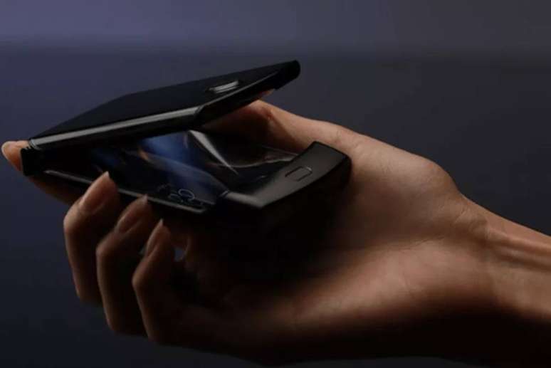 O celular dobrável da Motorola deve custar US$ 1,5 mil quando for lançado, segundo o Wall Street Journal