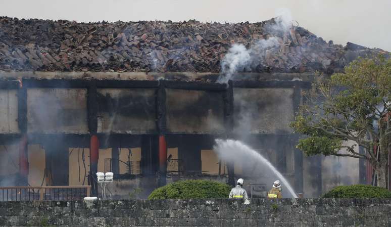 Bombeiros combatem incêndio no castelo de Shuri, no Japão
31/10/2019 Kyodo/via REUTERS 