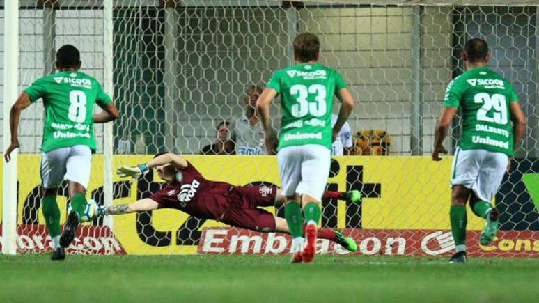 Nem gol de pênalti o Atlético-MG conseguiu marcar. O goleiro Tiepo defendeu a cobrança de Di Santo-(Márcio Cunha/Chapecoense)