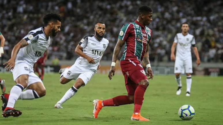 Yony González foi um dos que desperdiçaram chances (Foto: LUCAS MERÇON/ FLUMINENSE F.C.)