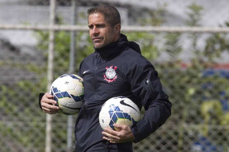 Sylvinho foi auxiliar do Corinthians de 2013 até o fim de 2014 (Foto: Daniel Augusto Jr. / Ag. Corinthians)