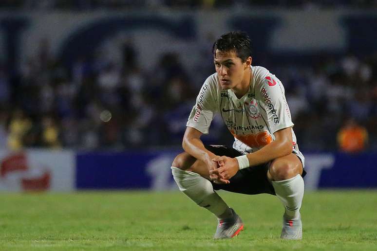 Mateus Vital, jogador do Corinthians, lamenta a derrota por 2 a 1 para o CSA