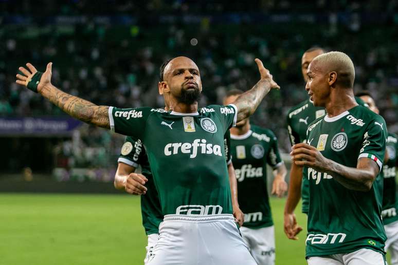 Felipe Melo comemora o segundo gol do Palmeiras
