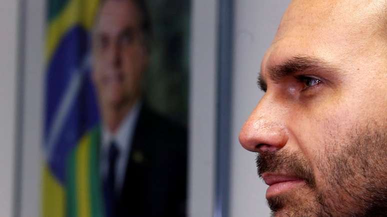 'Peço desculpas a quem porventura tenha entendido que estou estudando o retorno do AI-5 ou achando que o governo, de alguma maneira, estaria estudando qualquer medida nesse sentido', disse Eduardo Bolsonaro em entrevista posterior àquela em que falou do ato institucional que tornou a ditadura militar ainda mais repressiva