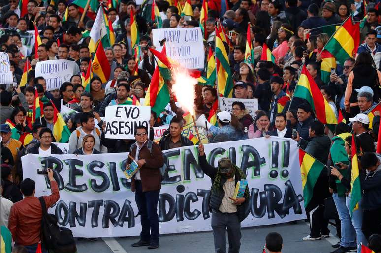 Manifestantes protestam contra o presidente Evo Morales
31/10/2019
REUTERS/Kai Pfaffenbach
