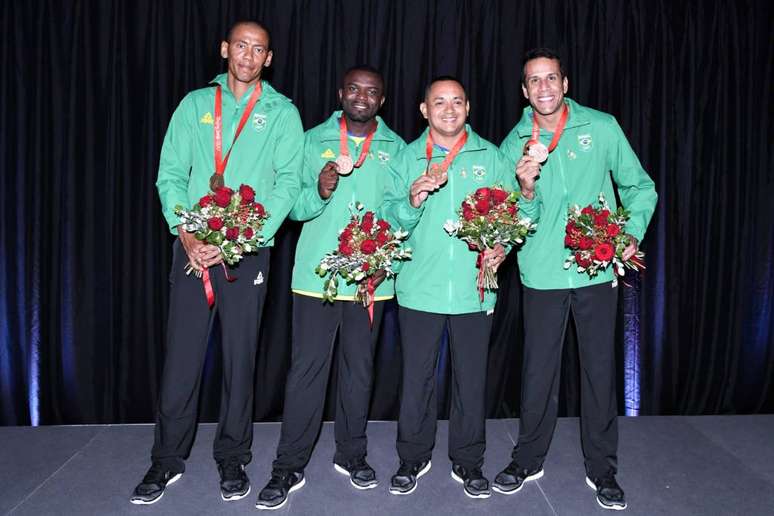 Time brasileiro recebeu as medalhas de bronze em Lausanne, na Suíça (Foto: Christophe Moratal/COI)