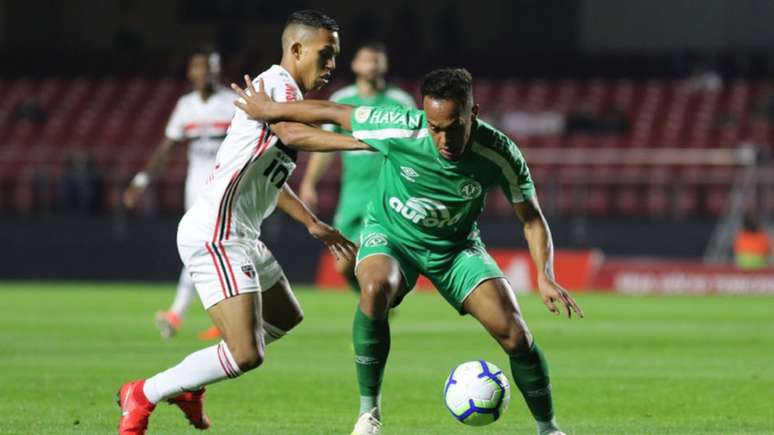 São Paulo e Chapecoense já se enfrentaram no primeiro turno (Foto: Marcello Fim/Ofotografico/Lancepress!)