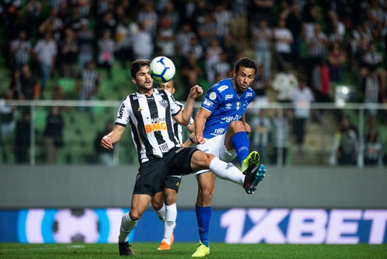 Raposa e Galo lutam para ficar longe da zona de rebaixamento do Brasileiro. A dupla faz campanha decepcionante em 2019- (Foto: Bruno Haddad/Cruzeiro)