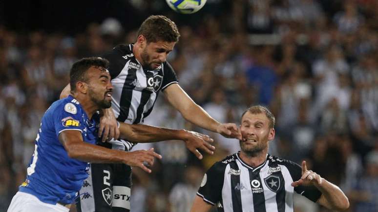 Gabriel ressalta entrega, mas lamenta revés para o Cruzeiro, no Nilton Santos (Foto: Vitor Silva/Botafogo)