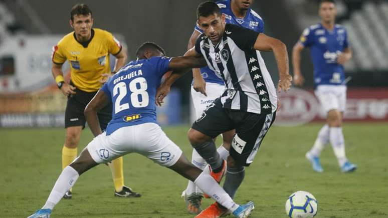 Diego Souza parou na defesa do Cruzeiro (Vitor Silva/Botafogo)