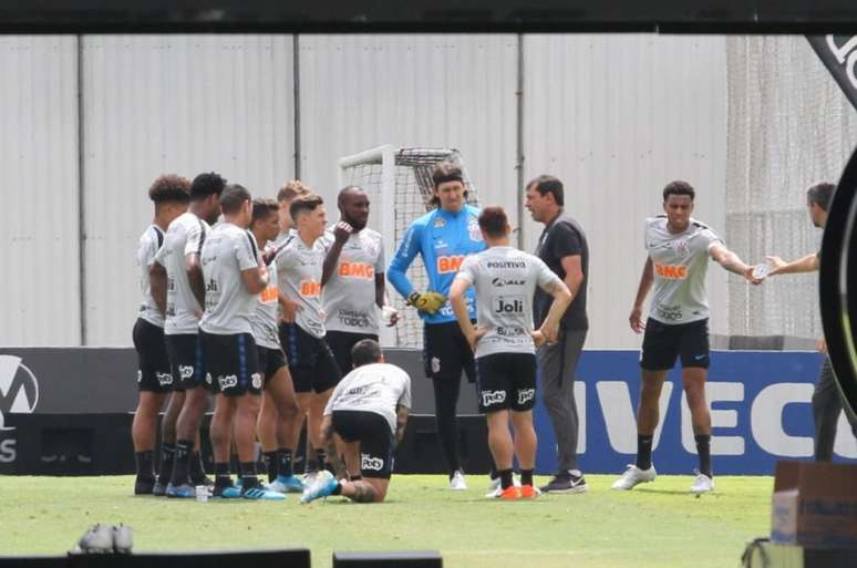 Carille promoveu mudanças na equipe titular do Corinthians (Foto: Daniel Augusto Jr./Ag. Corinthians)