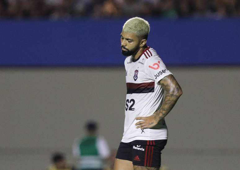 Gabriel, do Flamengo, na partida contra o Goiás, válida pela 24ª rodada do Campeonato Brasileiro 2019, no Estádio Serra Dourada