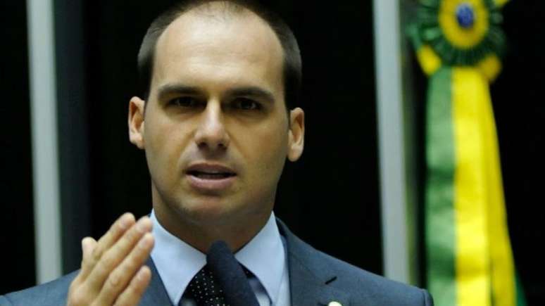 Declaração sobre novo AI-5 pode cassar o mandato de Eduardo?