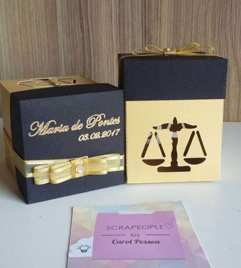 25. Caixinha de lembrancinhas de formatura de direito &ndash; Por: Tua casa