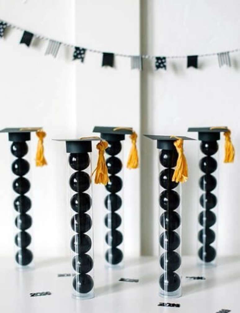 44. Lembrancinhas de formatura personalizadas &ndash; Por: Paper and Pleats