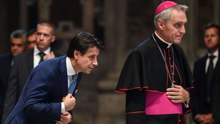 O atual primeiro-ministro italiano, Giuseppe Conte, formou-se em um instituto religioso em Roma