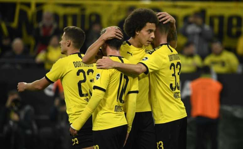 Dortmund segue na caça ao topo da tabela (Foto: AFP)