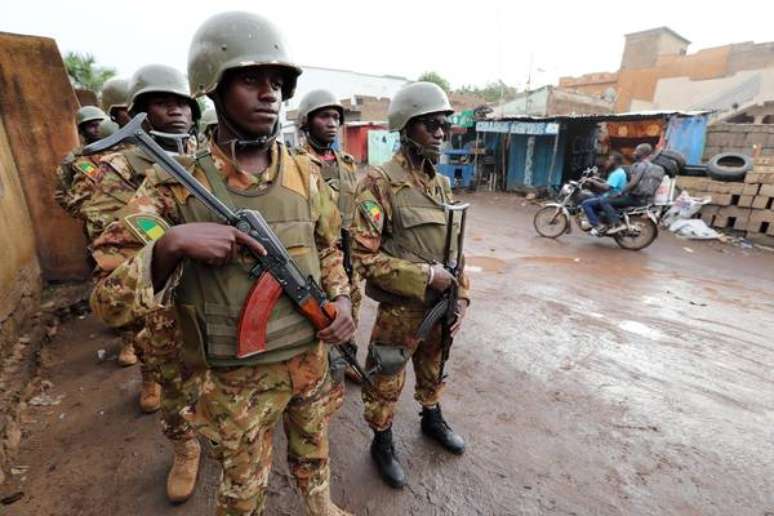 Presidente e premier do Mali são presos em motim militar