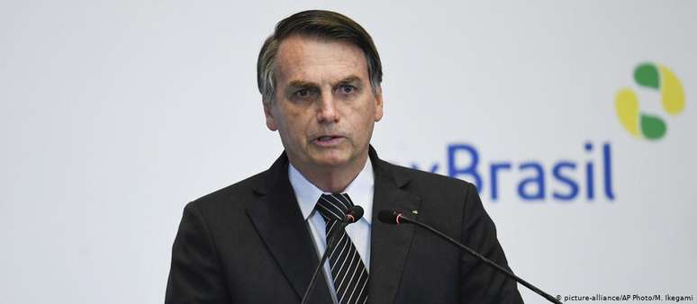 Bolsonaro diz que é "forçação de barra" interpretar sua fala como obstrução de justiça