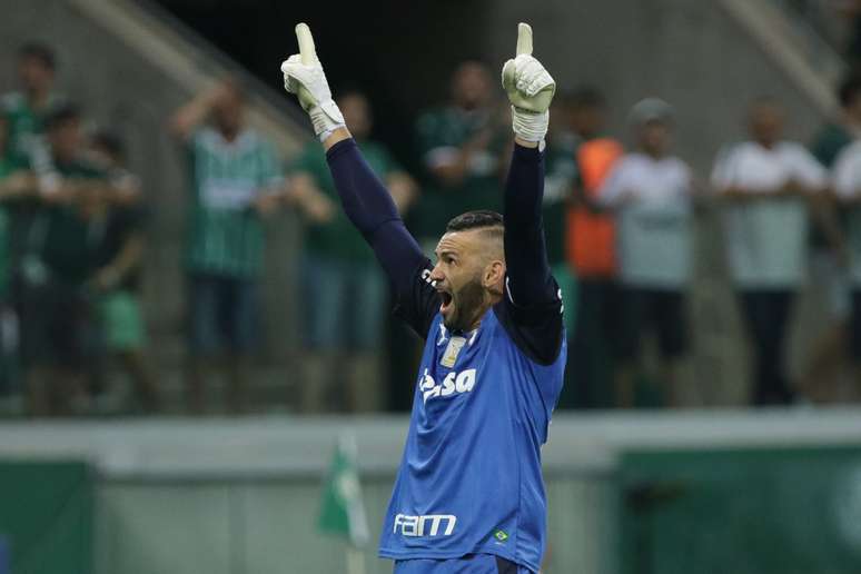 Weverton foi o grande nome da vitória palmeirense