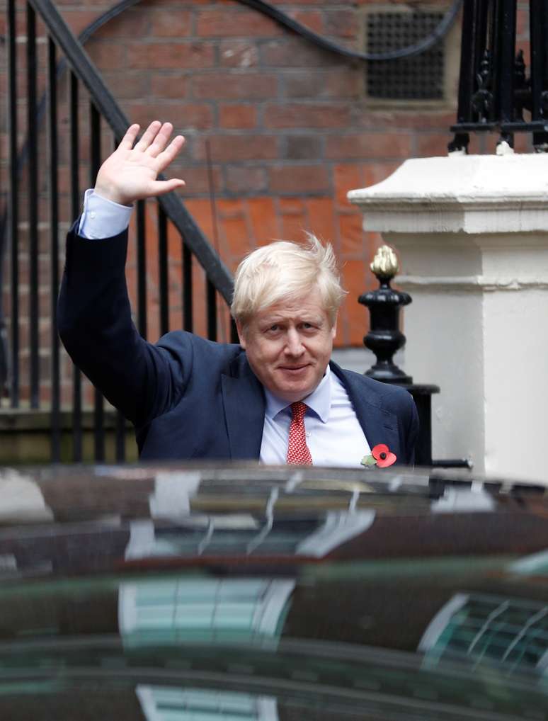 Primeiro-ministro britânico, Boris Johnson, deixa sede do Partido Conservador, em Londres
04/11/2019
REUTERS/Peter Nicholls