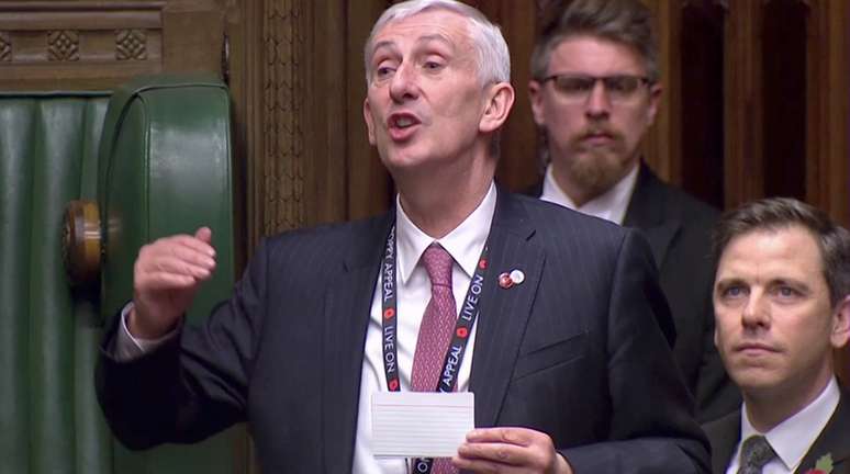 Lindsay Hoyle discursa ap&oacute;s ser eleito novo presidente da C&acirc;mara dos Comuns do Reino Unido
04/11/2019
TV Parlamento via REUTERS
