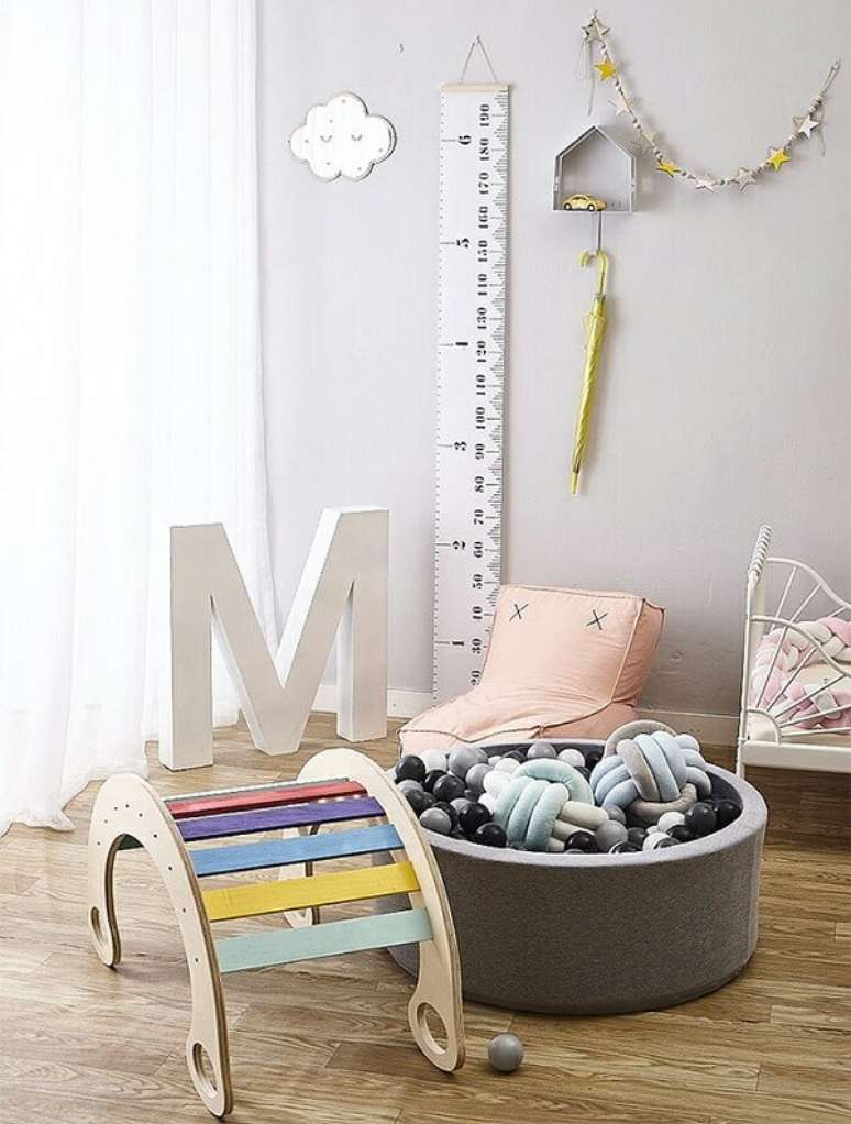 42. A almofada de nó traz diversão e conforto para as crianças. Fonte: Pinterest