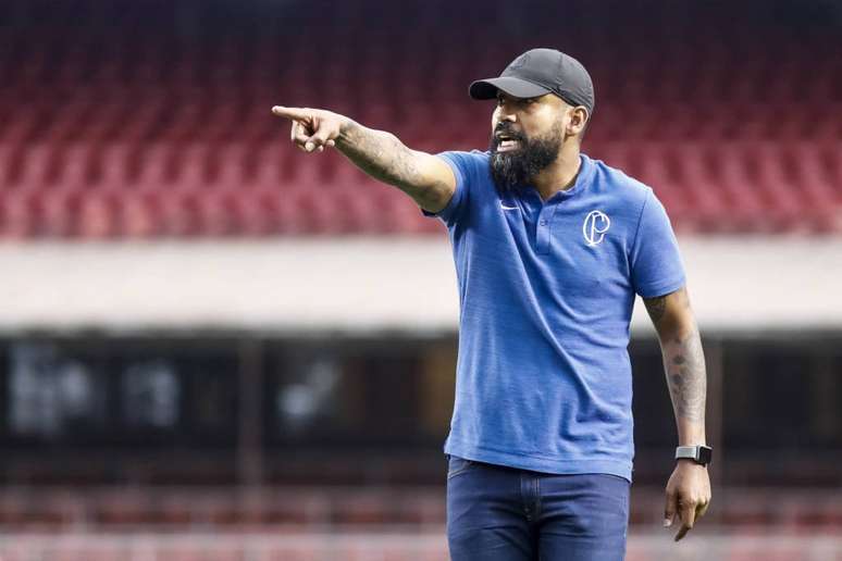 Dyego Coelho ficará no comando até o fim do Brasileiro (Foto: Rodrigo Gazzanel/Ag Corinthians)