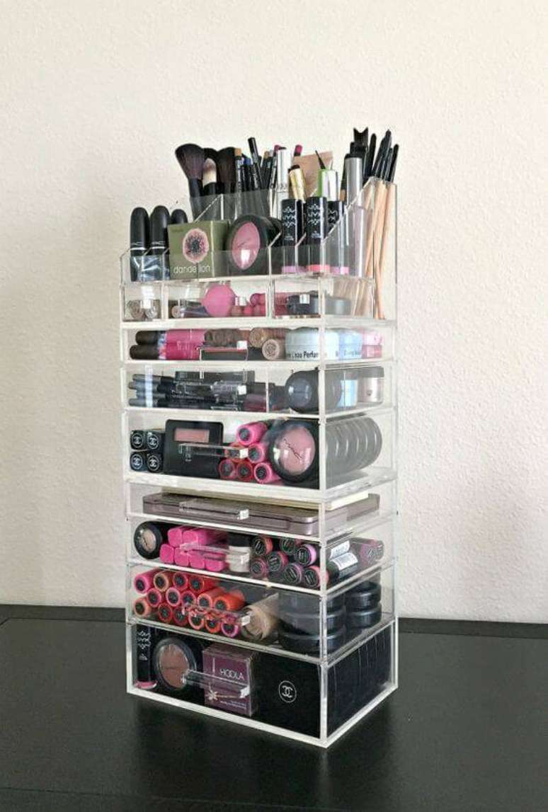 32. Gaveteiro organizador de maquiagens &ndash; Por: Amazon