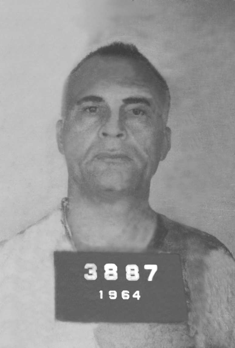 Reprodução do fichamento policial do militante político e guerrilheiro baiano Carlos Marighella, morto no ano de 1969 em uma emboscada