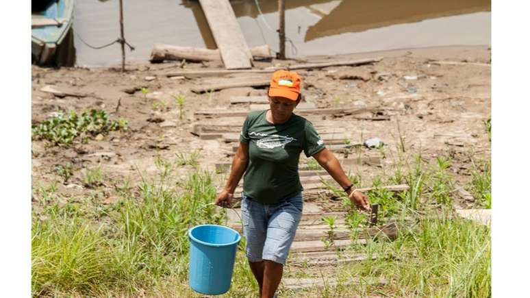 Comunidades ribeirinhas da região do Médio Solimões, na Amazônia Central: 63% das casas do Amazonas não têm acesso à rede geral de esgoto ou água tratada